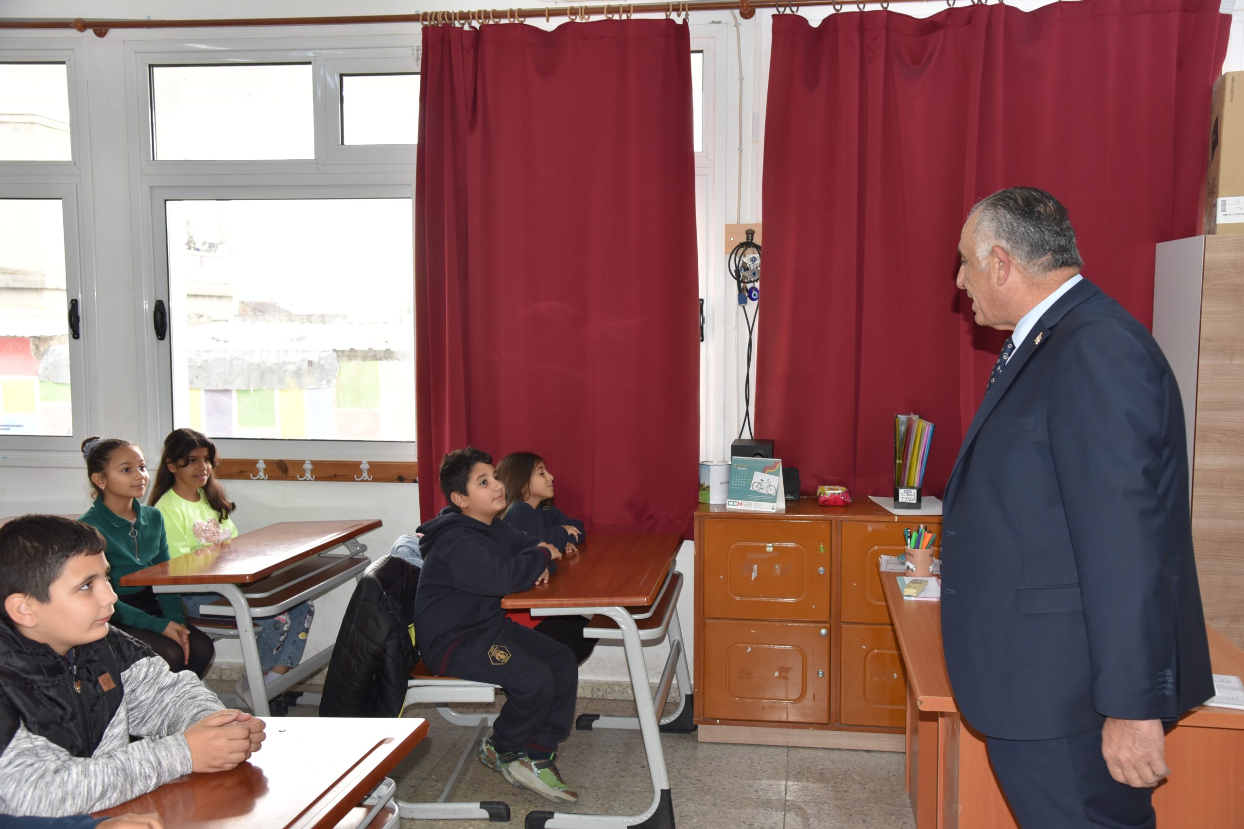 İlk ve orta dereceli okullarda karneler dağıtıldı, tatil başladı