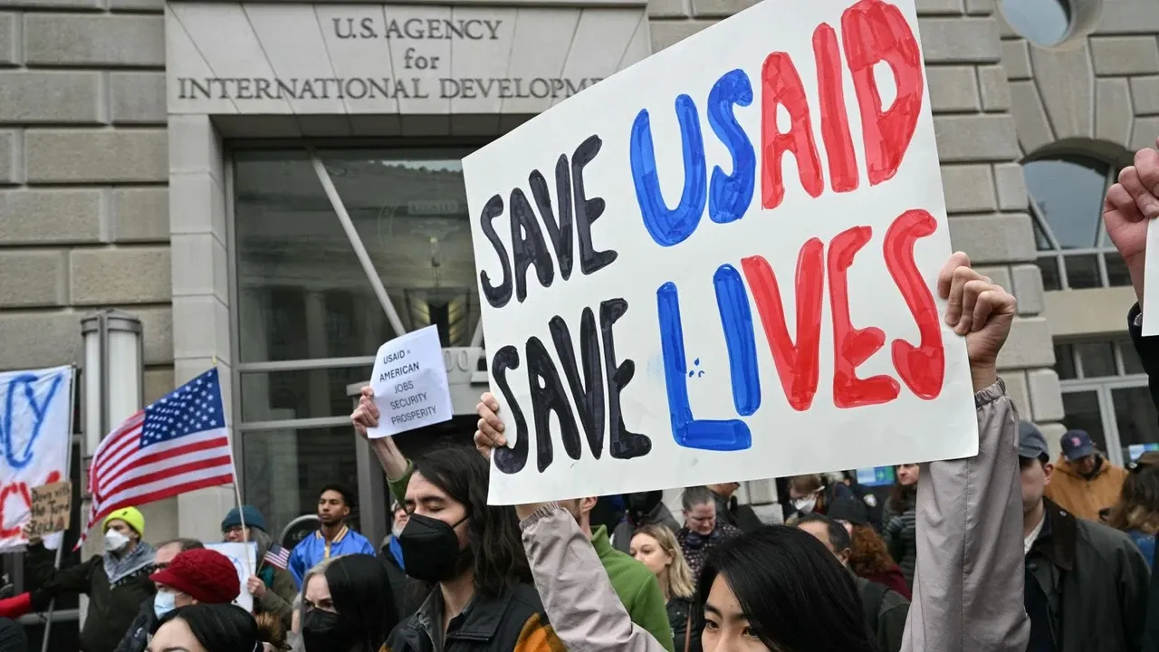 ABD’de protestocular, Temsilciler Meclisindeki USAID oturumunu yarıda kesti