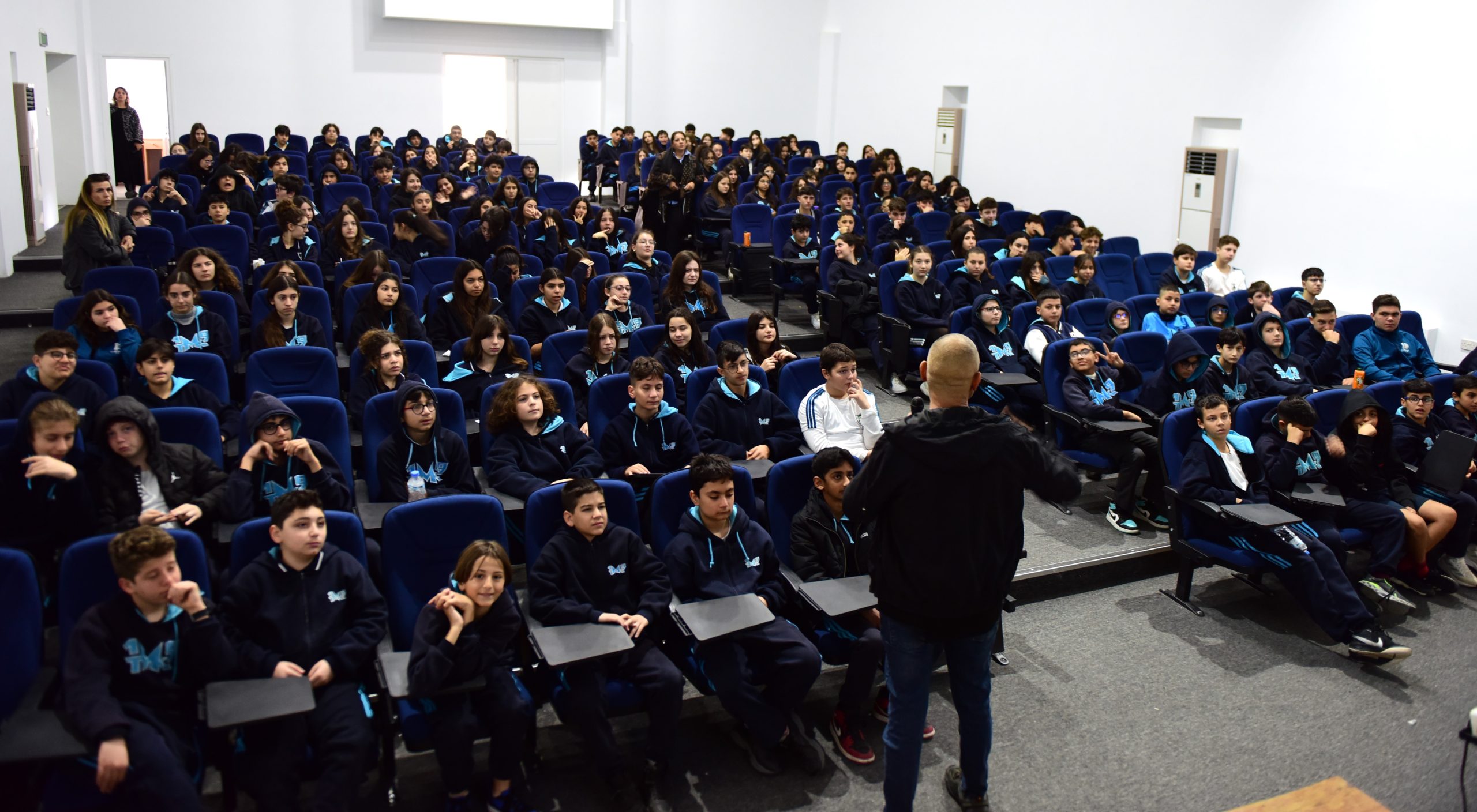 “Gelecek Bensem Umut Benim” seminerleri Girne TMK ile başladı