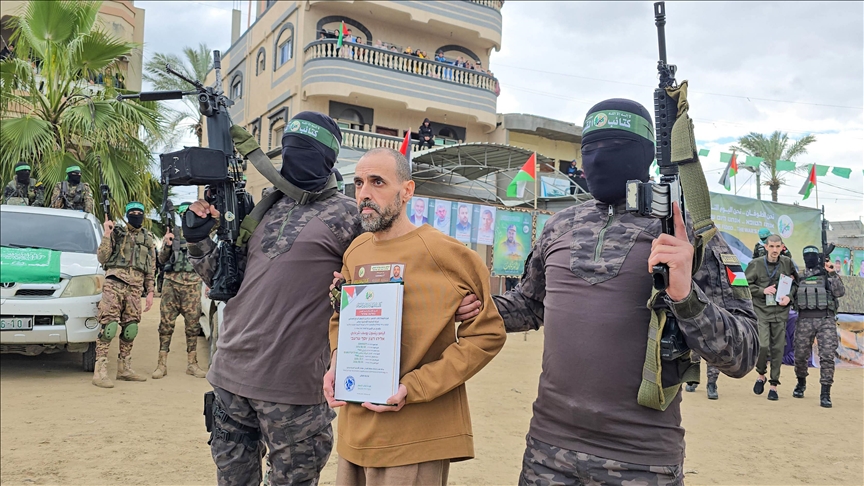 İsrail: Hamas cumartesi 3 esiri serbest bırakmazsa ateşkes sona erecek