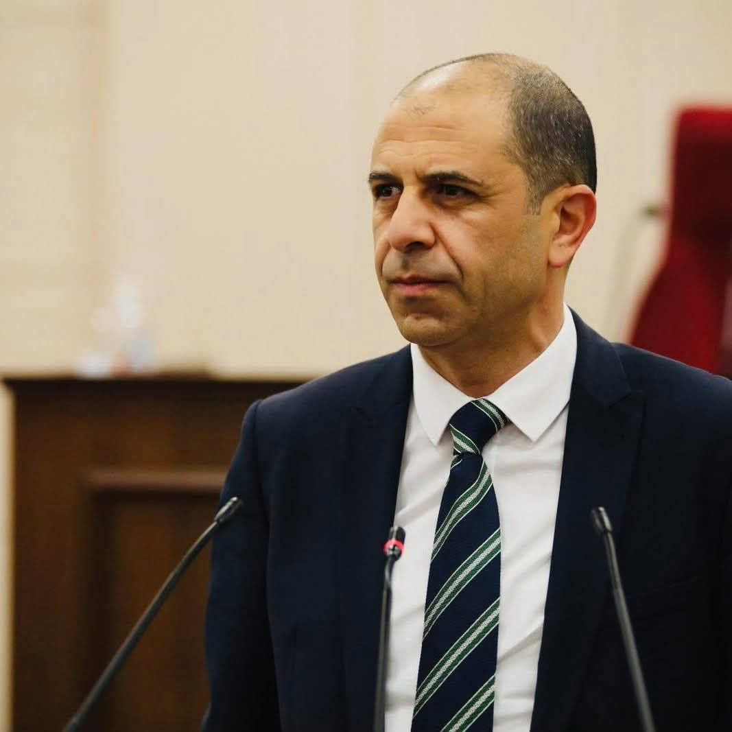 Özersay: “Sahte diploma konusuyla ilgili kurulan meclis komitesinin çalışmasını erken zamanda tamamlaması gerekir”