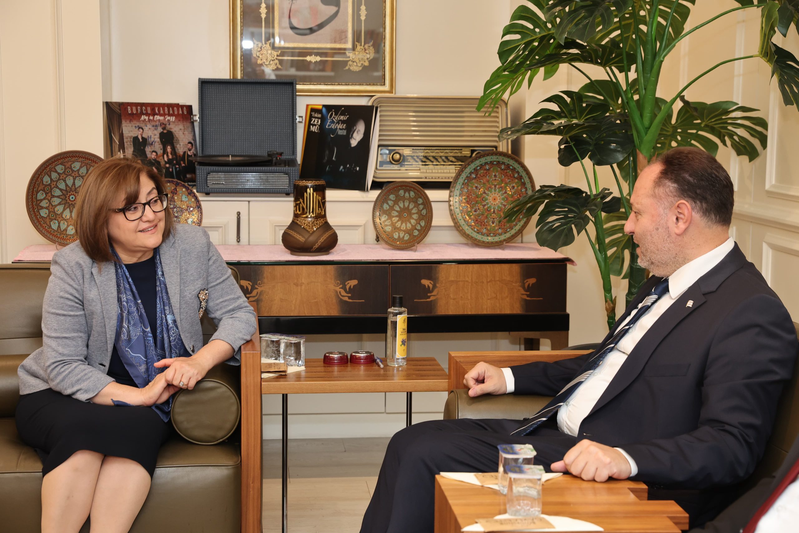 Öztürkler, Fatma Şahin’i ziyaret etti