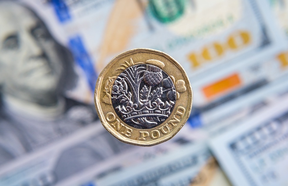 Sterlin 51.45, euro 43.60, dolar 38.75 TL’den işlem görüyor