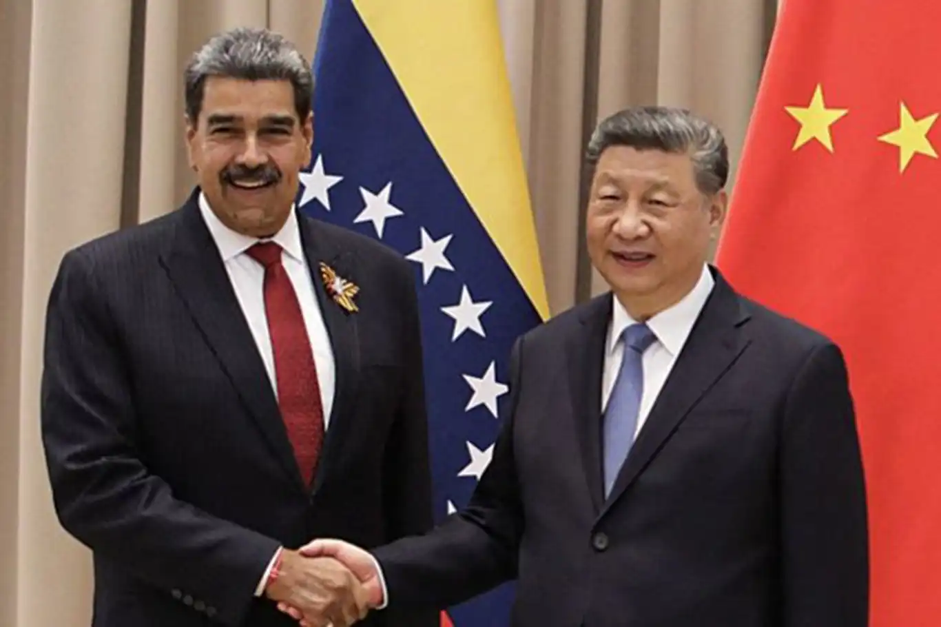 Venezuela Devlet Başkanı Maduro, Çin Devlet Başkanı Şi ile bir araya geldi