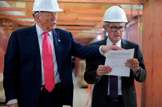 ABD Başkanı Trump, Fed’in inşaat projesinde incelemelerde bulundu
