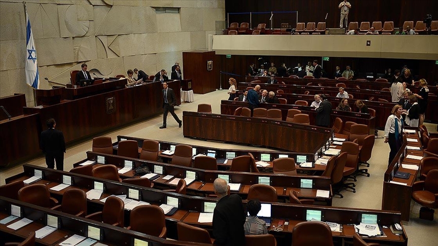İsrail Meclisi, Gazzelilerin iddianame olmaksızın gözaltında tutulmasını öngören yasanın uzatılmasını onayladı