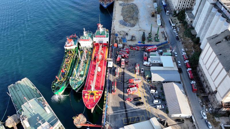 İstanbul Haydarpaşa’da yakıt ikmal gemisinde yangın