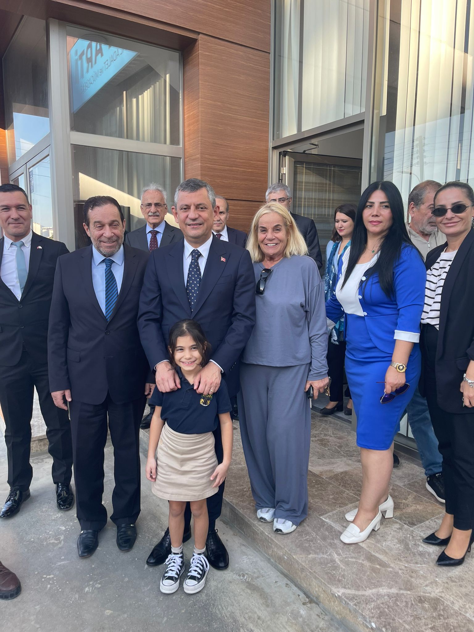 CHP Genel Başkanı Özel, TAM Parti’yi ziyaret etti