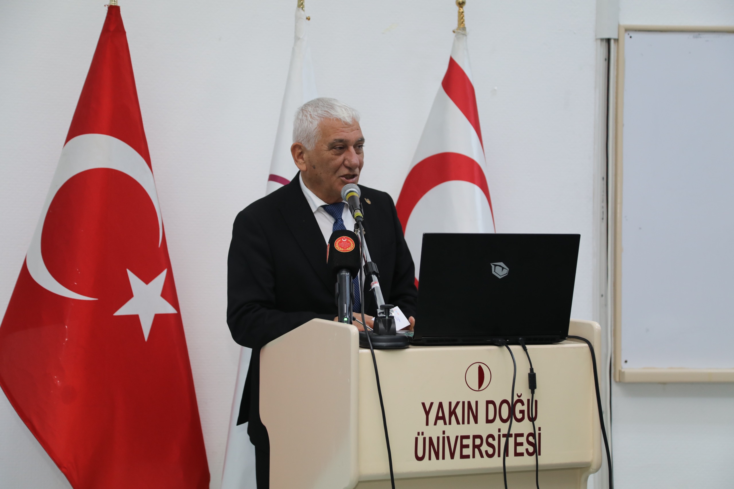 Güzelyurt Belediye Başkanı Özçınar, su sorunları konferansına katıldı
