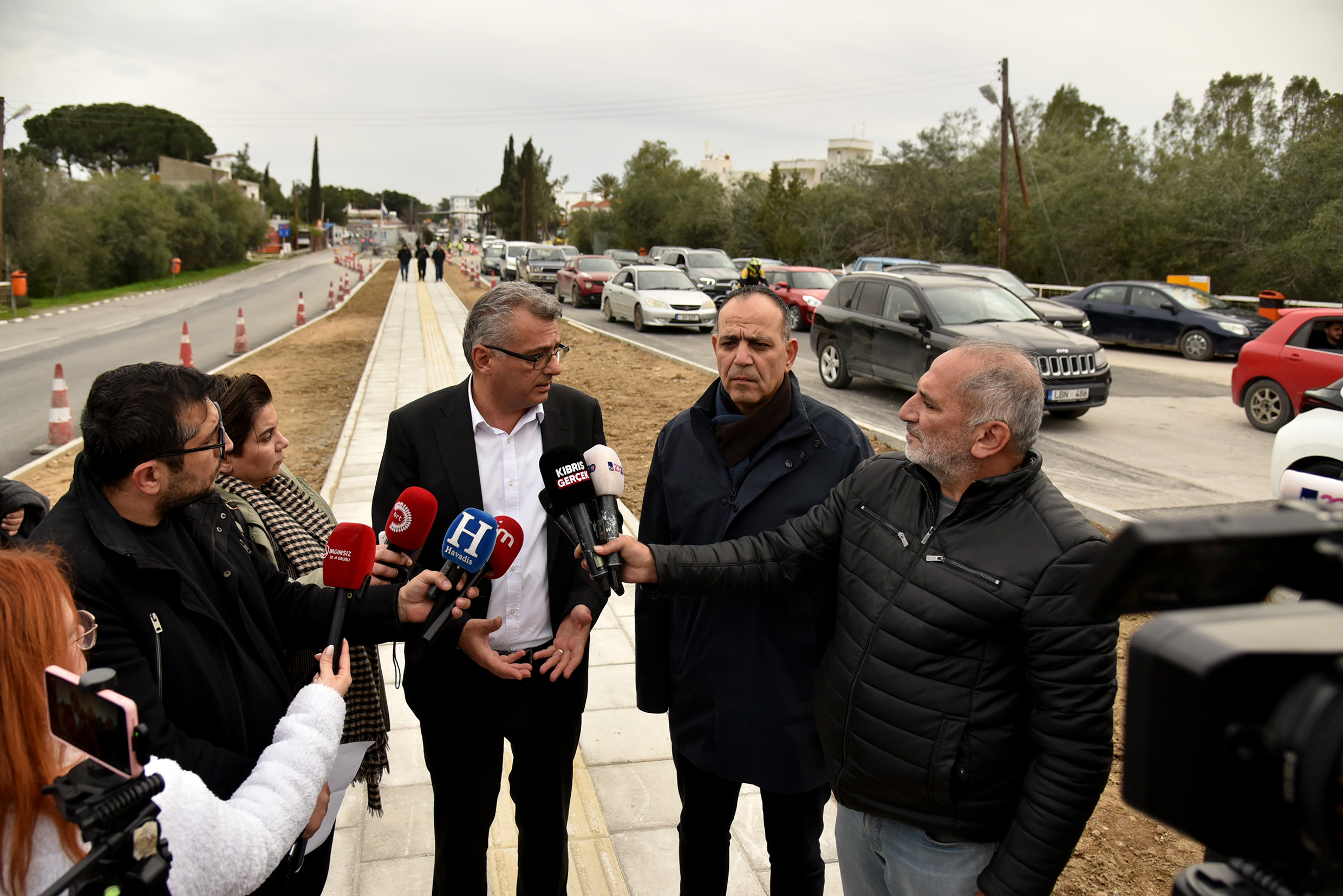 Erhürman, Metehan Sınır Kapısı’nda incelemelerde bulundu… “Geçiş noktaları konusunda yeni ve yapıcı öneriler getirdik”