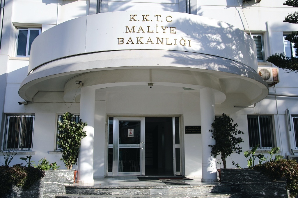 Kamuda yetkili beş sendika Maliye Bakanlığı’dan bilgi talep edecek