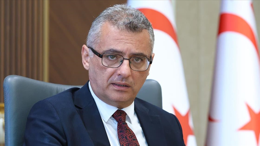 Erhürman: “Ciddiyetle ve kararlılıkla yoluma devam ediyorum”