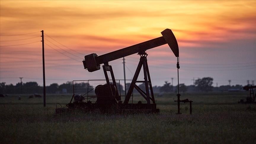 Brent petrolün varili 102,7 dolardan işlem görüyor