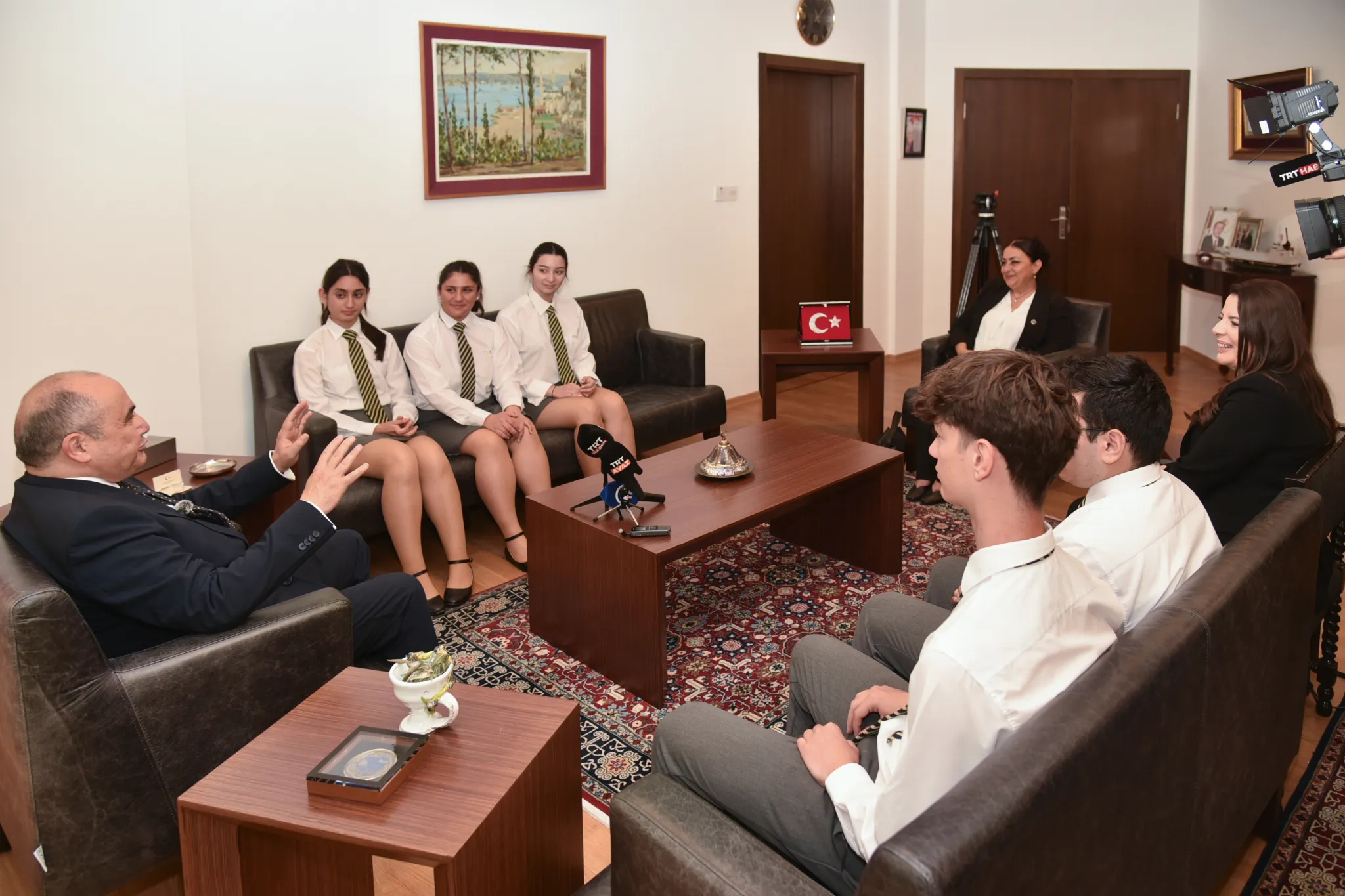 Başçeri, Türk Maarif Koleji öğrencilerini kabul etti