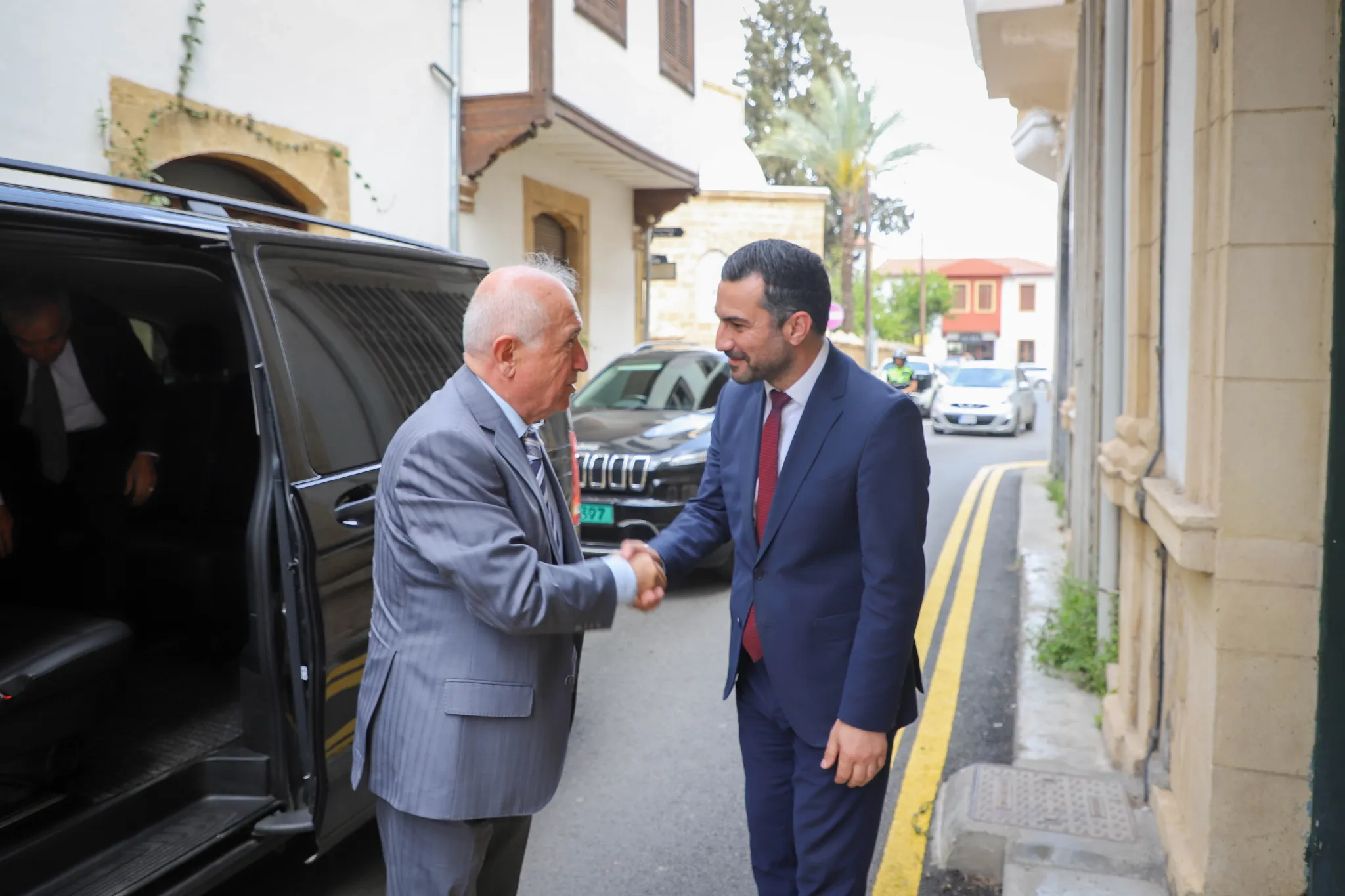 CTP Genel Başkanı İncirli eski TBMM Başkanı Çiçek ile görüştü
