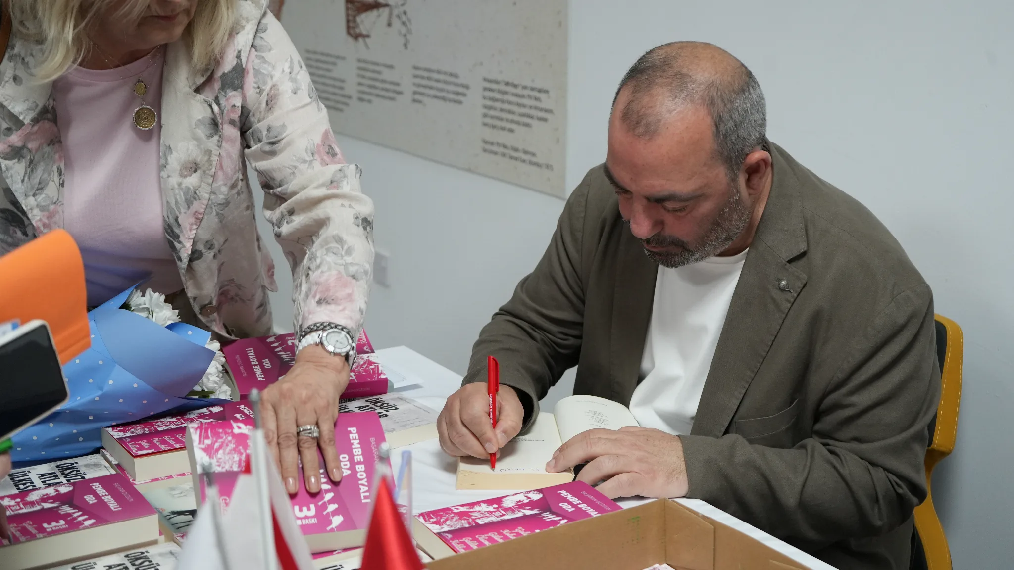 Düzgün, KSTÜ’de öğrencilerle bir araya geldi