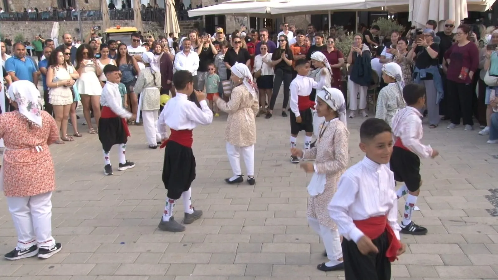 Girne'de Gençlik Şöleni düzenlendi