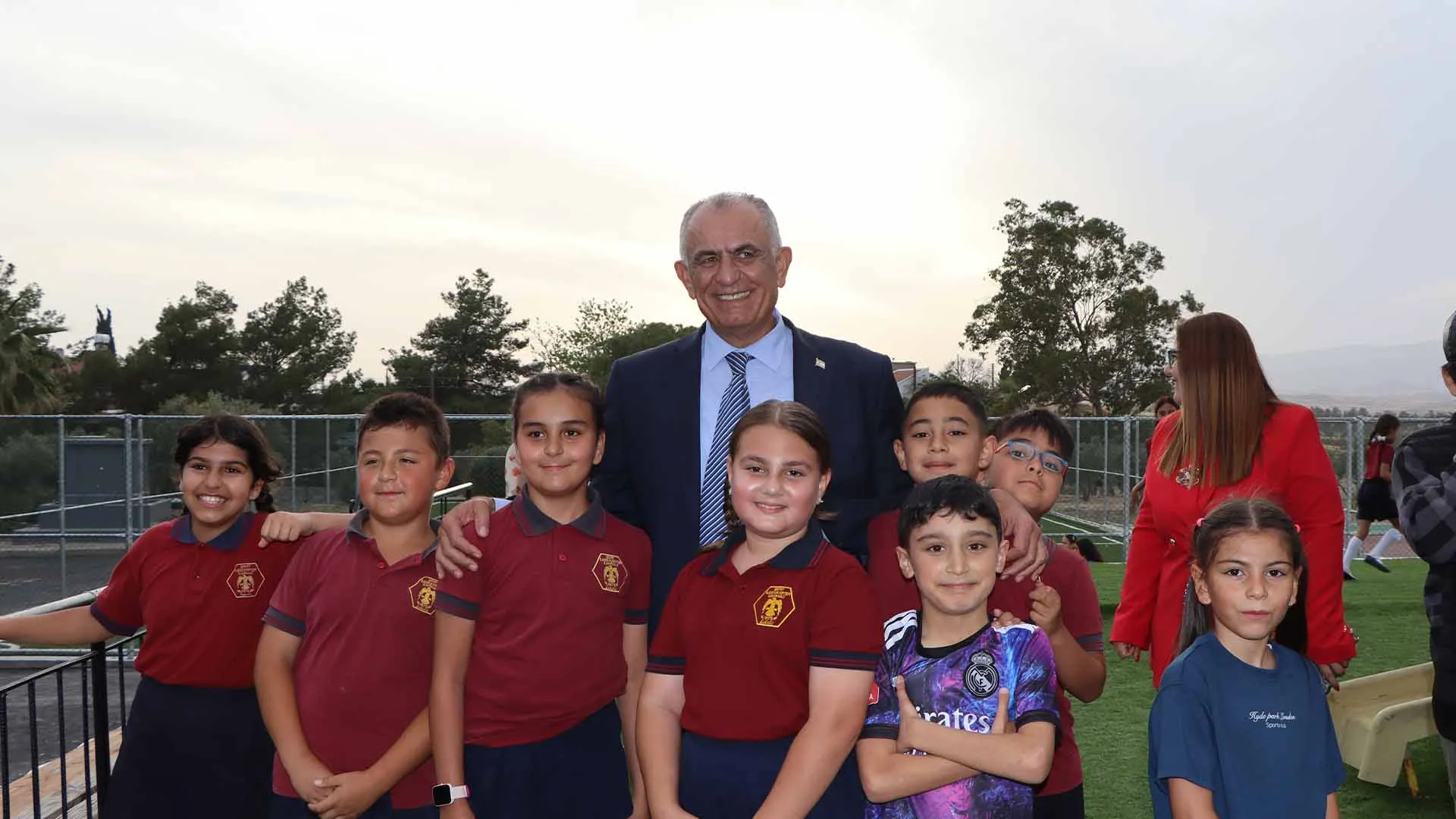 Şehit İlker Karter İlkokulu’nda Spor ve Yaşam Alanı açıldı, mezunlar buluşması düzenlendi