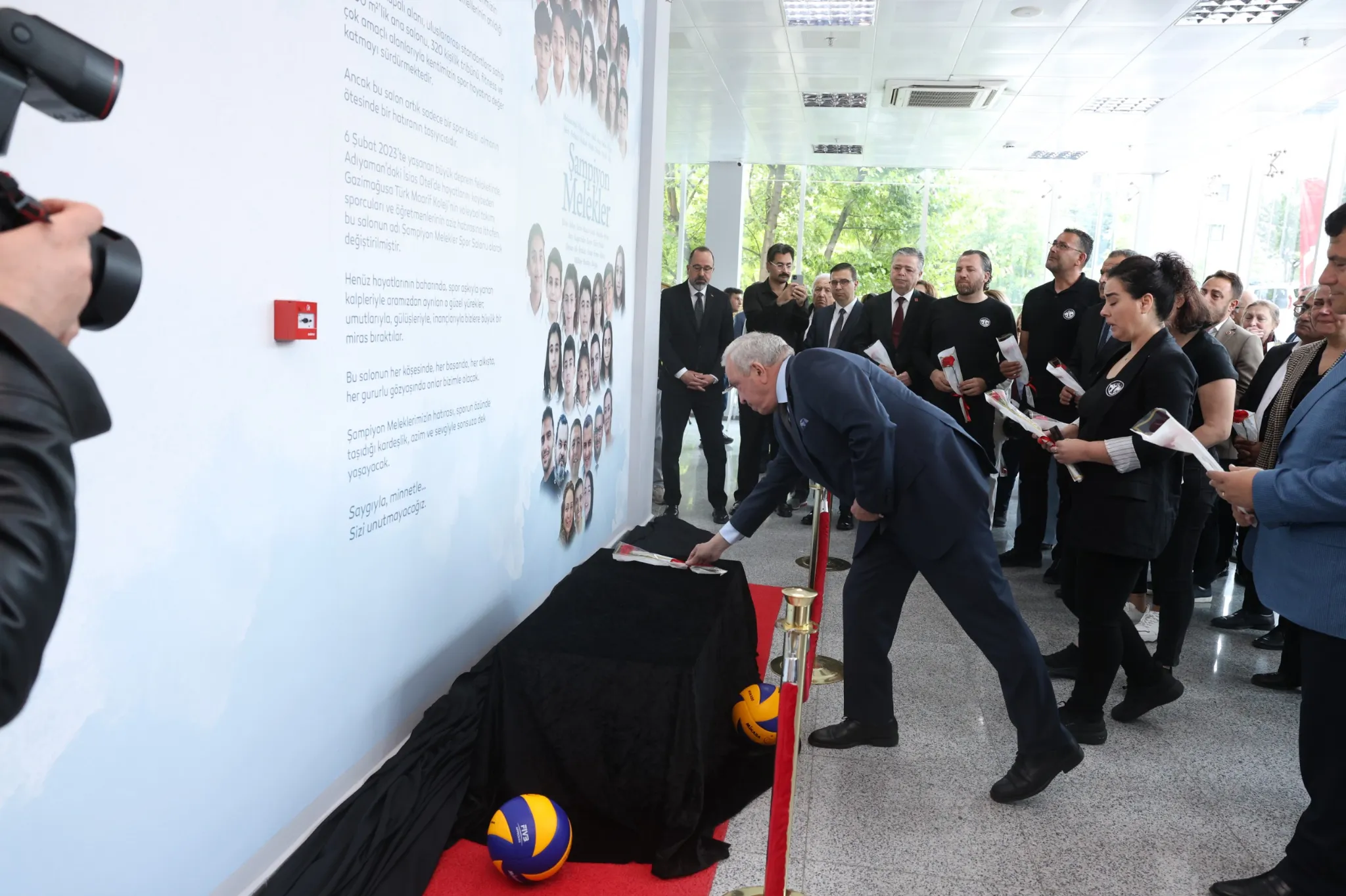 Uluçay, “Beşevler Şampiyon Melekler Cimnastik Salonu” isim verme törenine katıldı