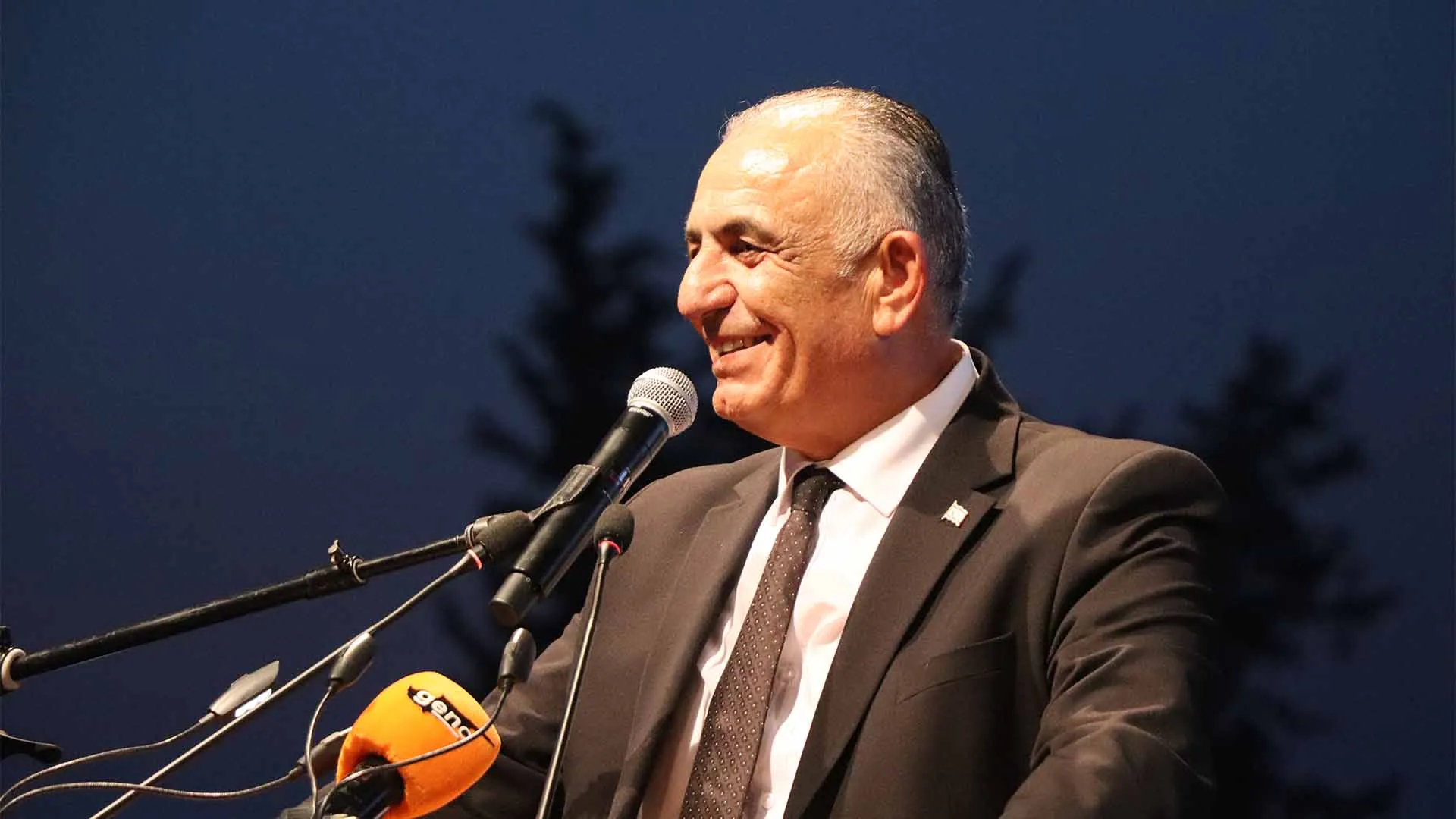 Çavuşoğlu, LAÜ mezuniyet törenine katıldı