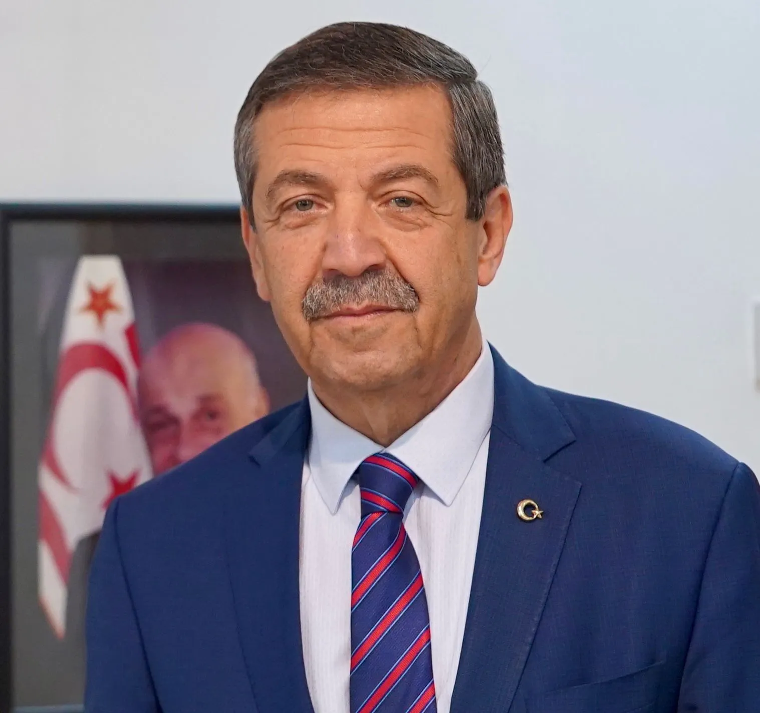 Dışişleri Bakanı Ertuğruloğlu Milli Futbol Takımı’nın zaferini kutladı
