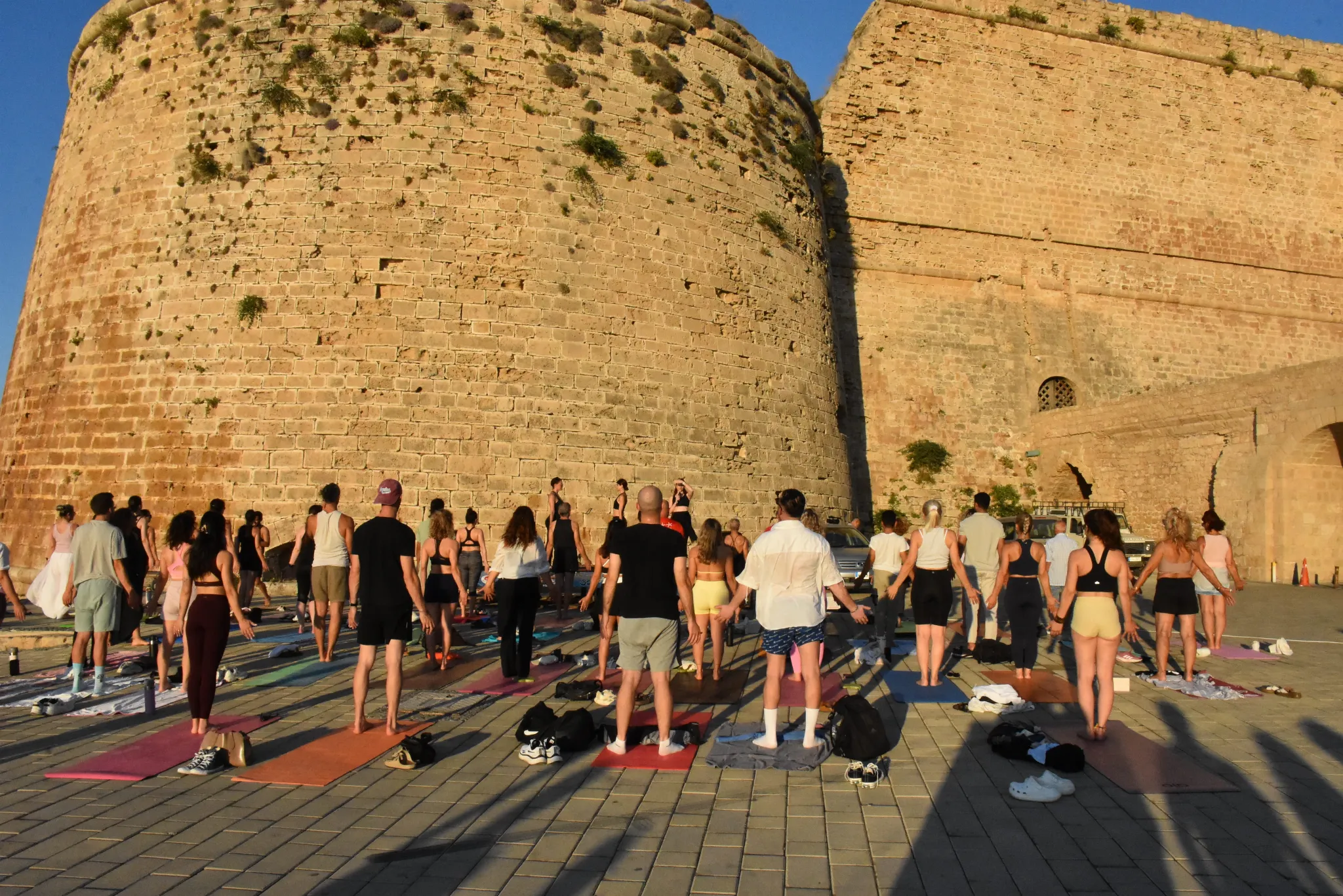 Dünya Yoga Günü Girne Antik Liman’da kutlandı