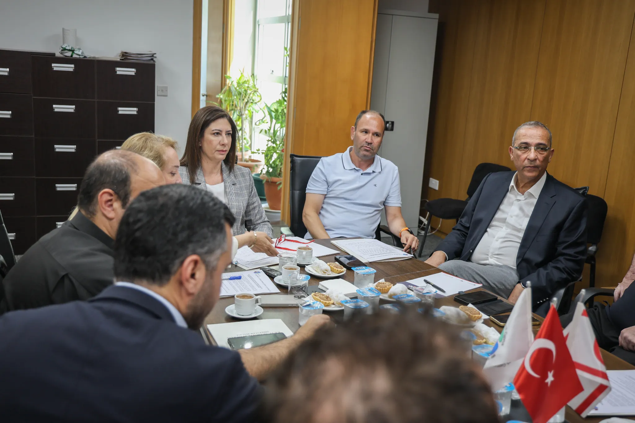 İncirli: “Sektörlerin önünü açacak politikaları hayata geçireceğiz”