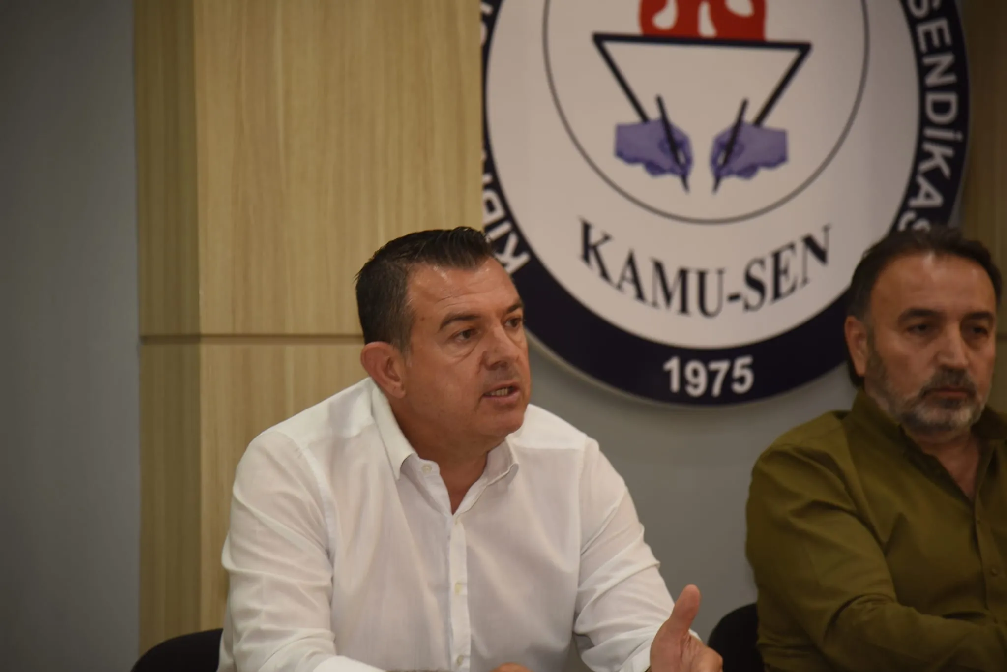 KAMUSEN: “Sözleşmeli personel iş güvencesi talep ediyor."