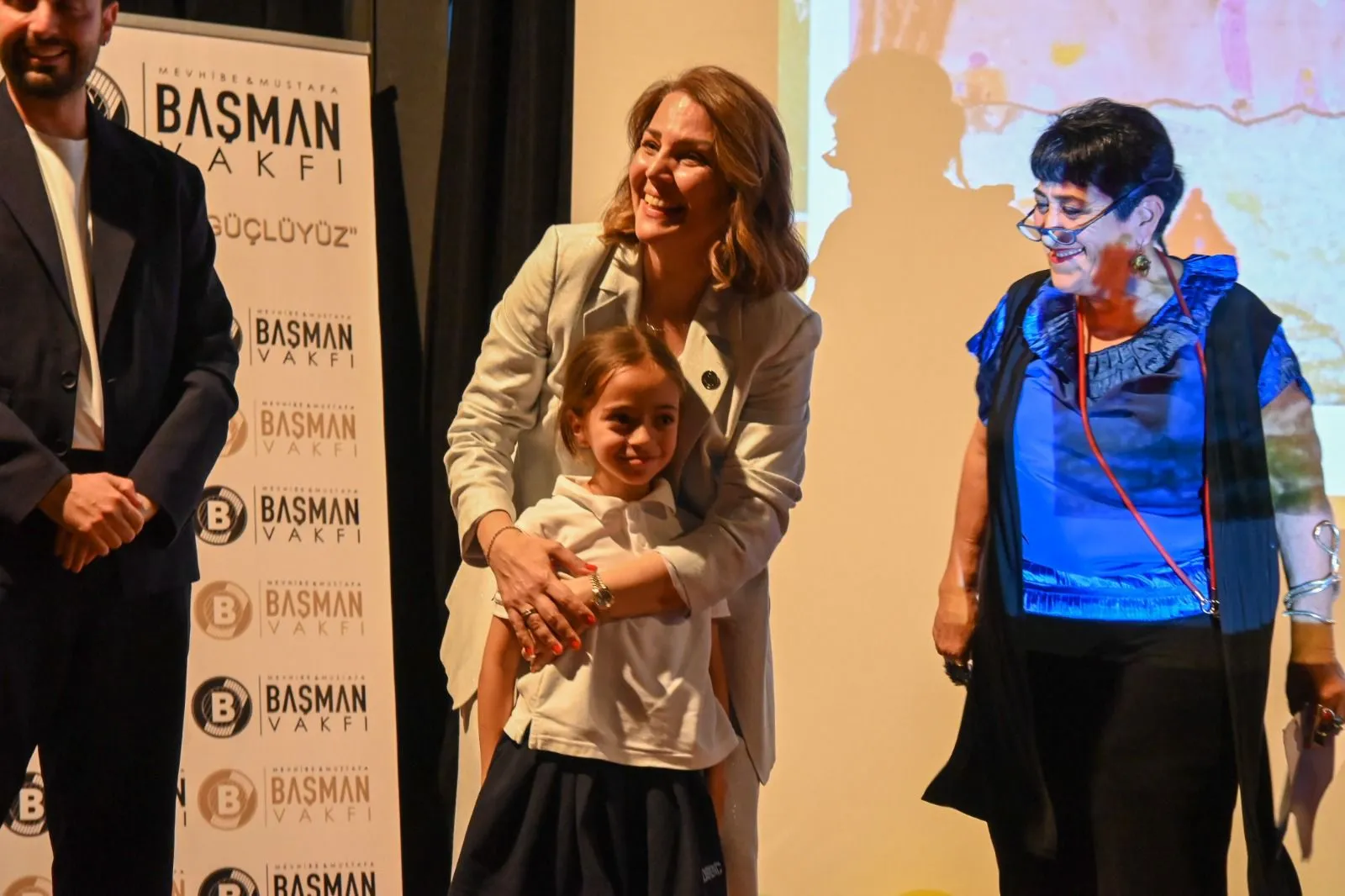 “Kendi Masalımı Çiziyorum” yarışmasının ödül töreni ve sergisi yapıldı