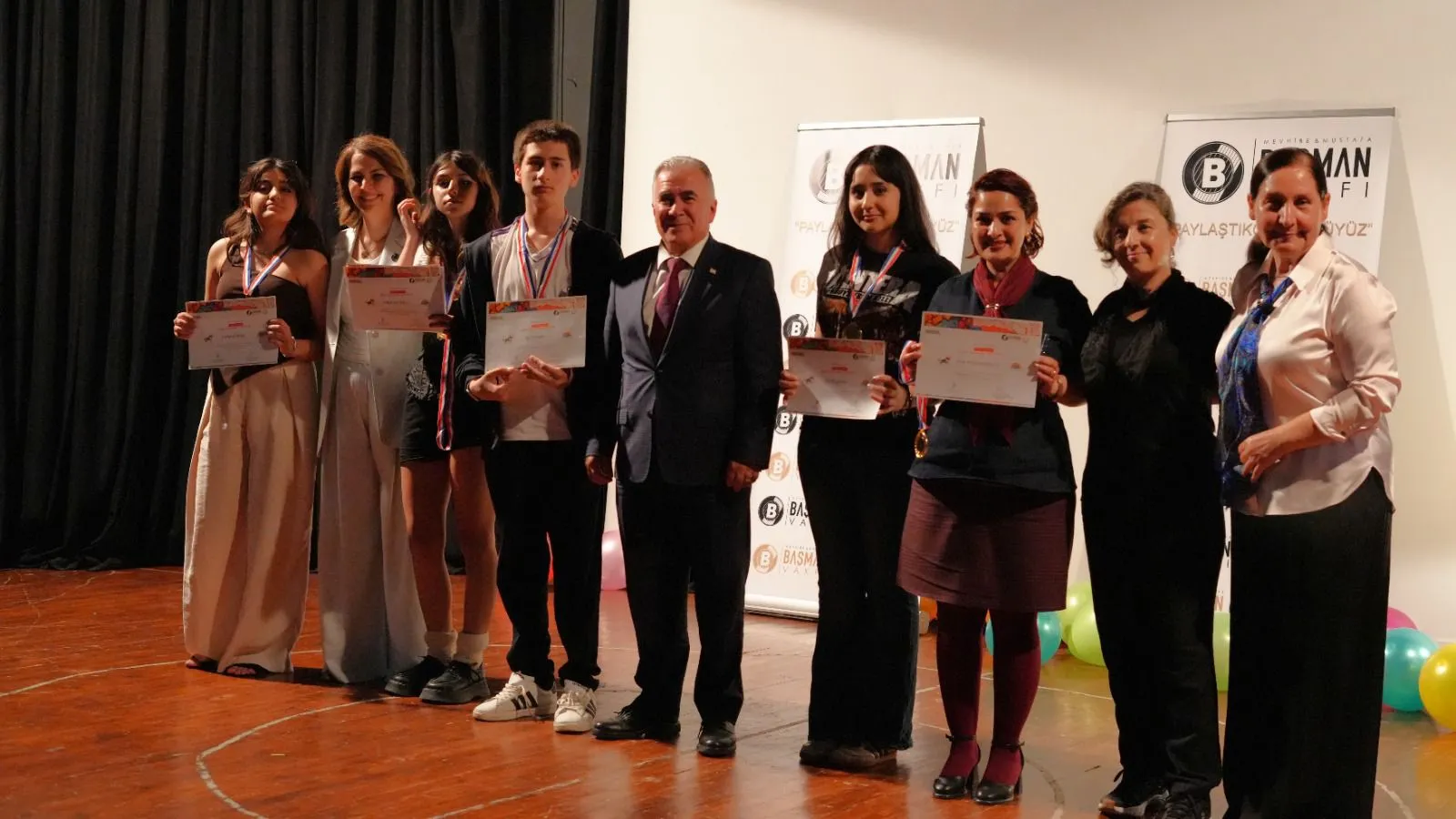 “Kendi Masalımı Çiziyorum” yarışmasının ödül töreni ve sergisi yapıldı