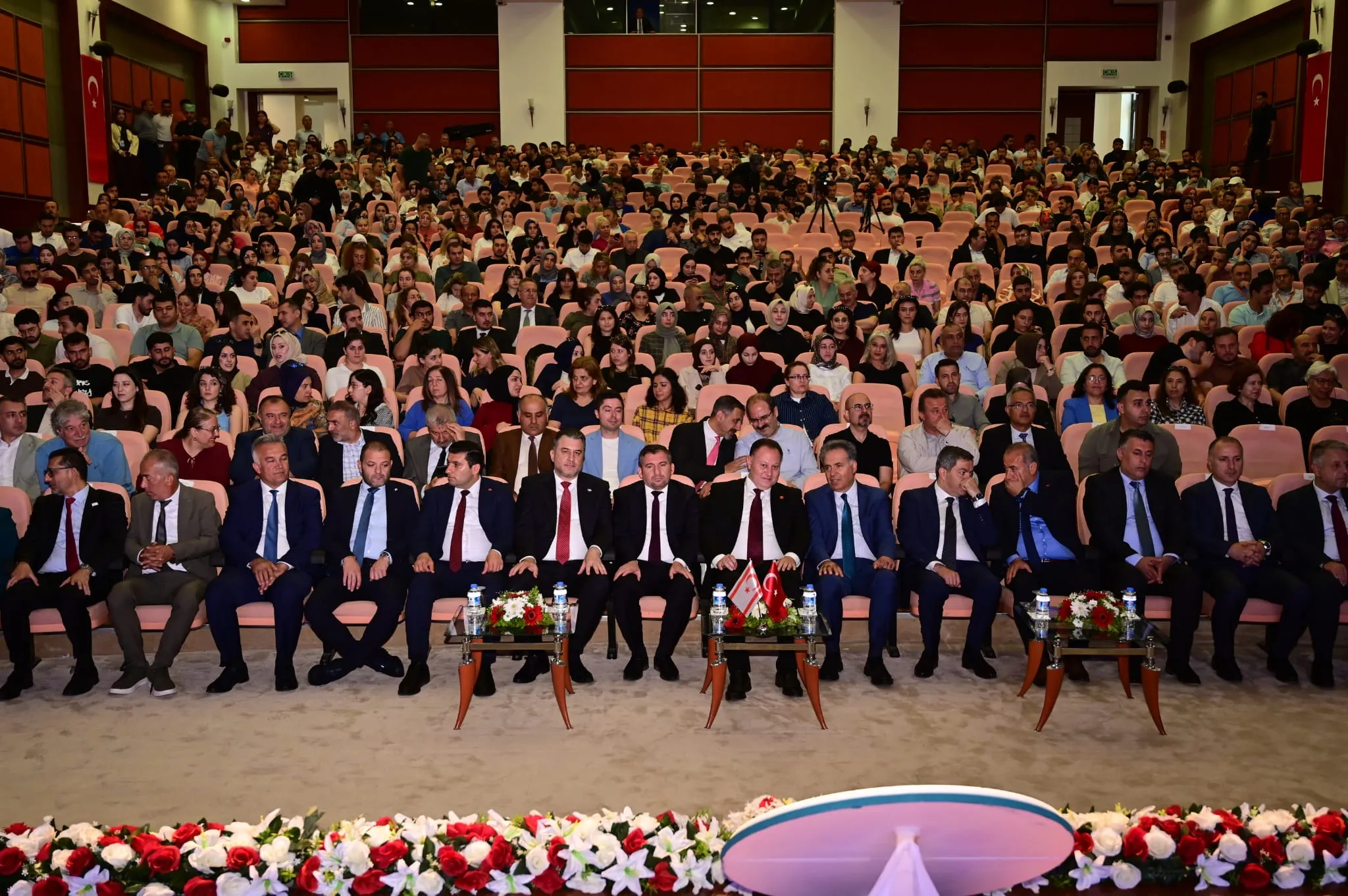 Öztürkler: “Üniversiteler, toplumun geleceğini şekillendiren merkezlerdir”