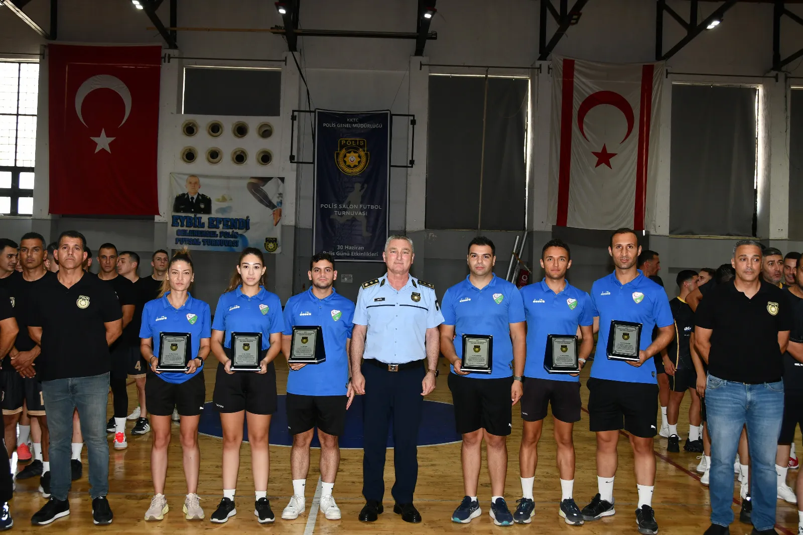 4’üncü Eybil Efendi Polis Salon Futbol Turnuvası’nın şampiyonu Girne Polis Müdürlüğü takımı oldu