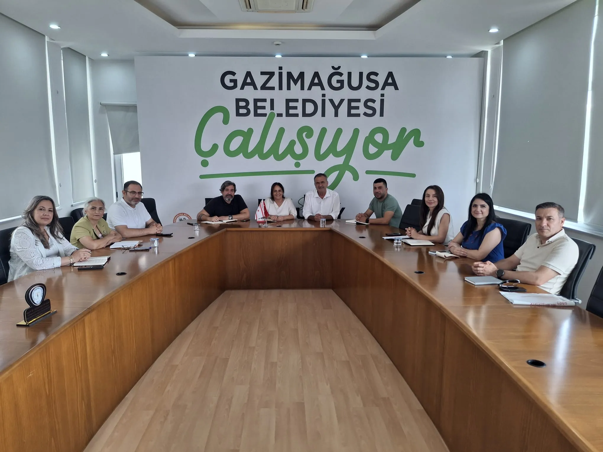 Gazimağusa Belediyesi'nde okul müdürleriyle toplantı yapıldı