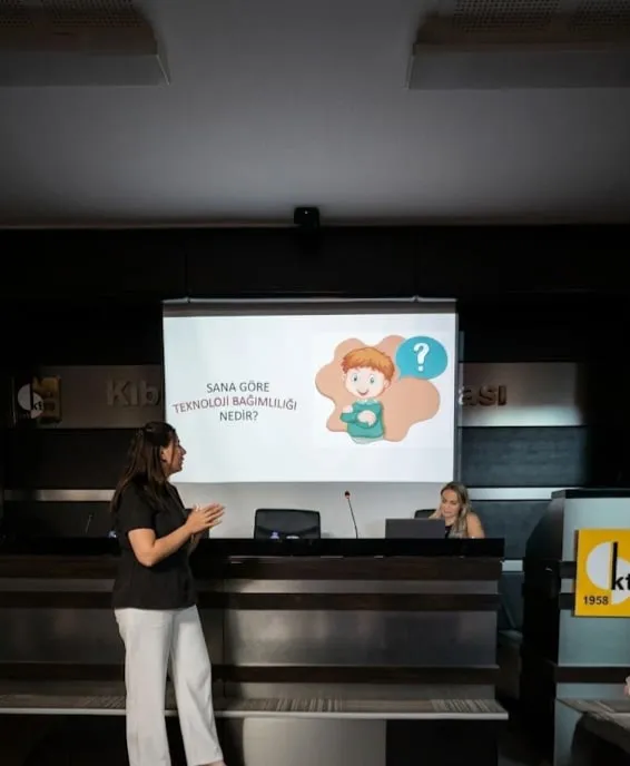 Sosyal Hizmetler Dairesi'nden çocuklara güvenli internet eğitimi