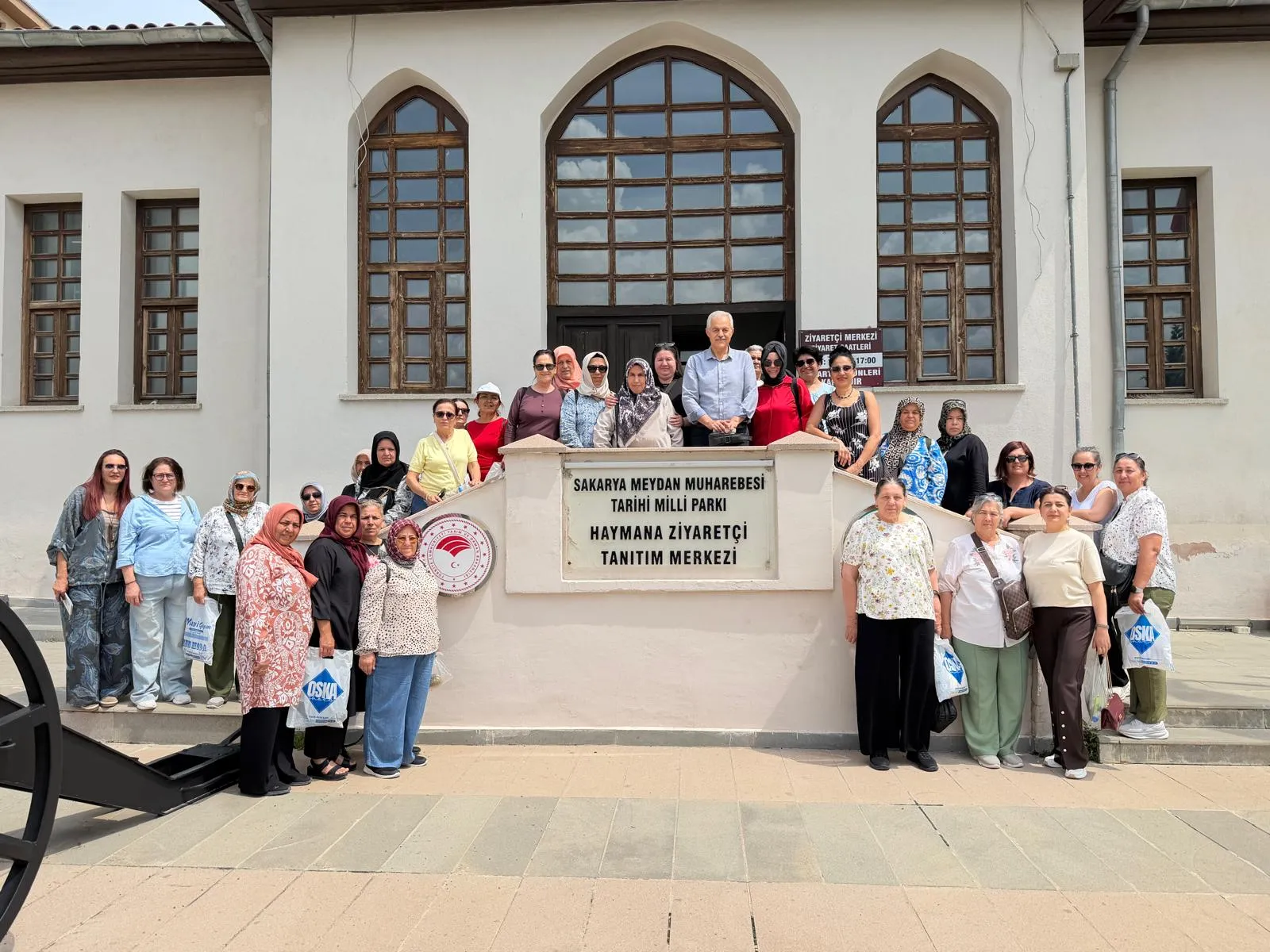 Tatlısu Belediyesi kadınlar için kültür gezisi düzenledi