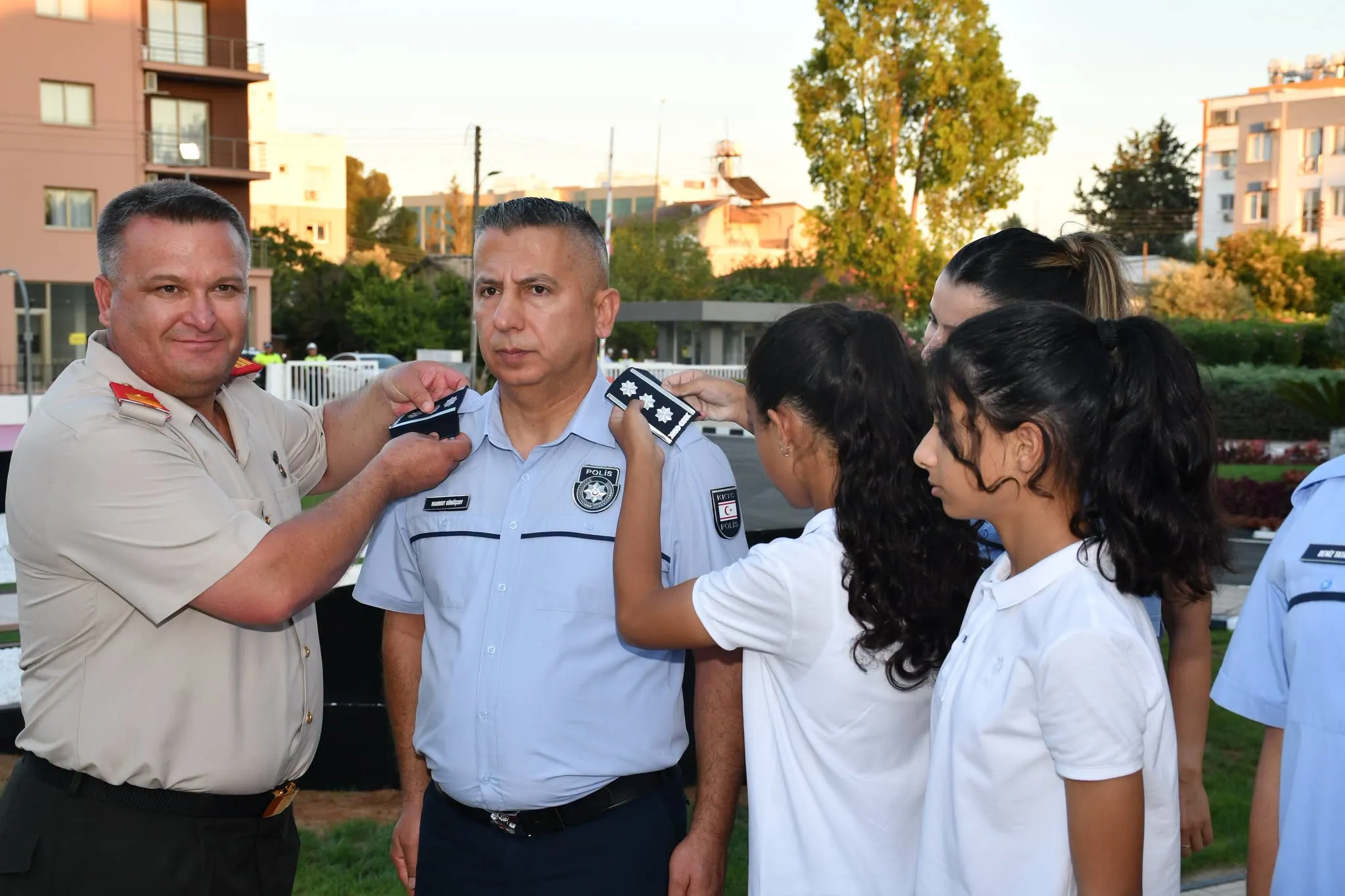 Terfi eden 68 polis mensubuna rütbeleri takıldı