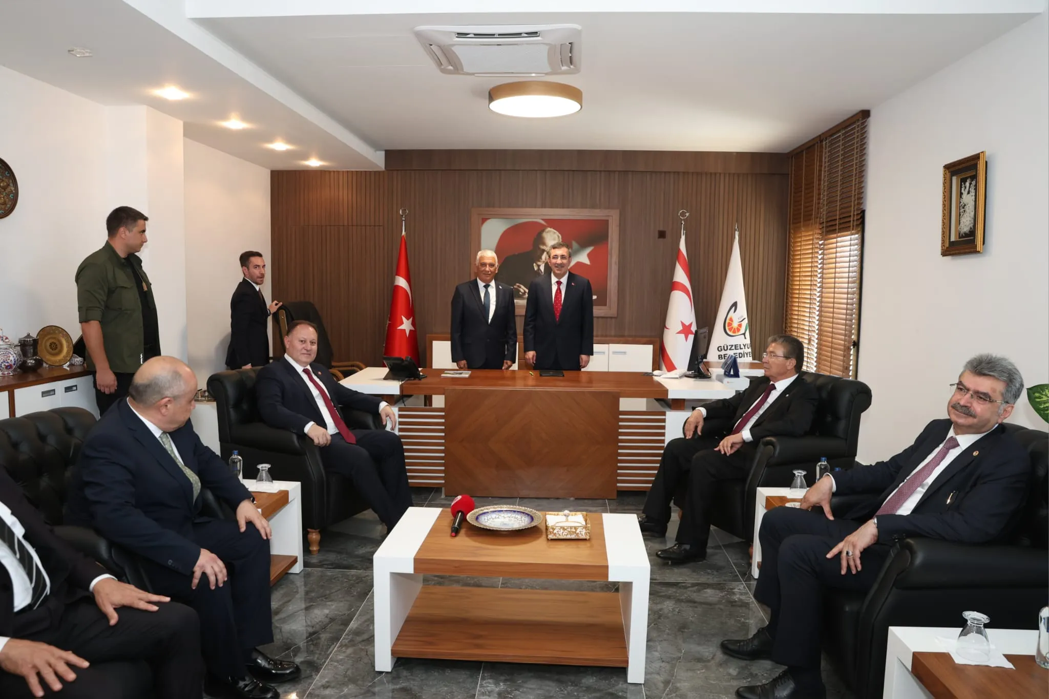 Yılmaz, Güzelyurt Belediyesi yeni merkez binasını ziyaret etti