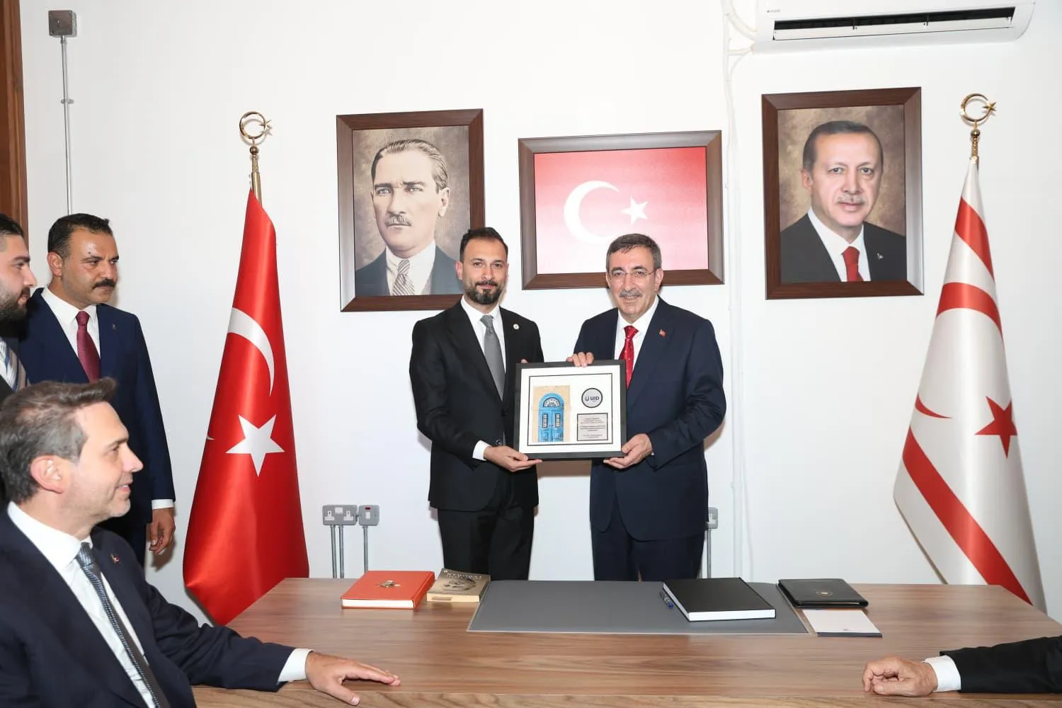 Yılmaz, KKTC AK Parti Temsilcilik binasını ziyaret etti